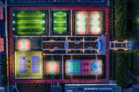 Bom preço Pista de corrida de borracha suave de alta durabilidade para instalações esportivas em linha