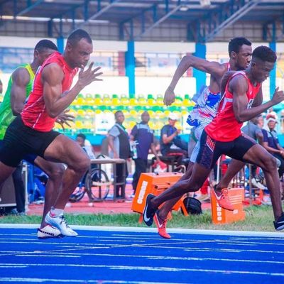 Bom preço Pista de atletismo amigável do sistema do sanduíche de Eco EPDM para o jogo dos esportes atléticos em linha
