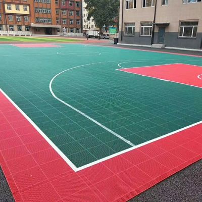 Bom preço PP que bloqueiam telhas de assoalho exteriores do basquetebol com multi cor em linha