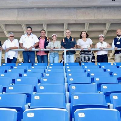 Ponta acima do estádio plástico que assenta a anti prova de fogo UV antienvelhecimento