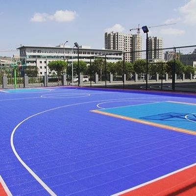Bom preço A cor personalizada PP telha os esportes que pavimentam para cortes do esporte exterior em linha