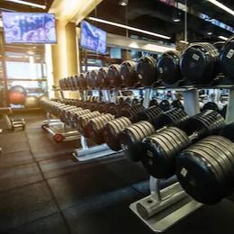 Bom preço ODM de borracha reciclado antiusura do fitness center do GYM de Mat Tiles For do revestimento em linha
