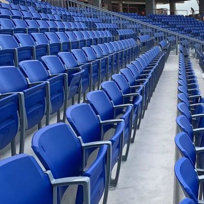Material HDPE Assentos de estádio de plástico com características antienvelhecimento e à prova de fogo para cadeiras de estádio