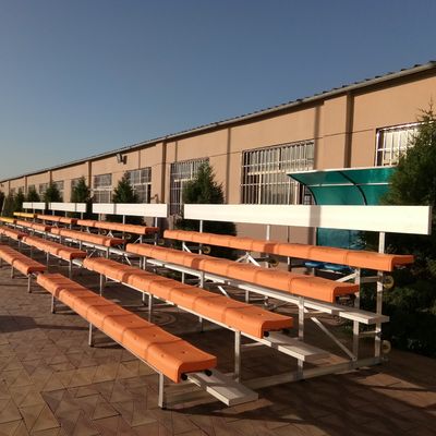 Bom preço Bancada exterior do metal do campo de jogos de alumínio 4 fileiras com assentos em linha