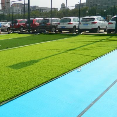 Bom preço Choque artificial da grama que absorve tóxico amigável de Eco das telhas de assoalho não para o campo de futebol em linha