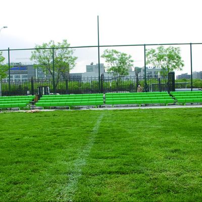 Bancada exterior do metal da personalização da cor 3 fileiras com assentos para o campo de treinamento do campo de jogos