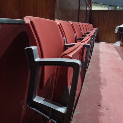 Assentos de estádio em material HDPE durável com características anti-envelhecimento e à prova de fogo para uma experiência de estádio aprimorada
