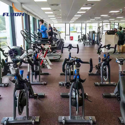 Bom preço Folha de piso de borracha anti-desgaste Tapete de piso de borracha para instalações de fitness em linha