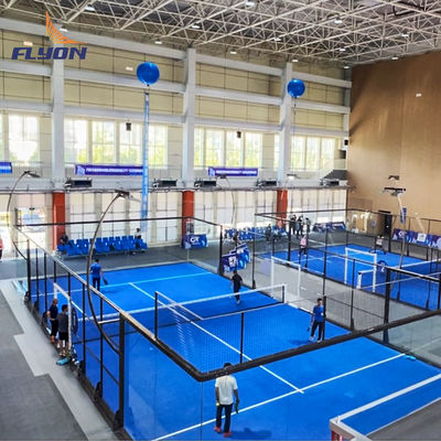 Bom preço Superfície lisa Padel Court de tênis padrão para os requisitos do cliente em linha