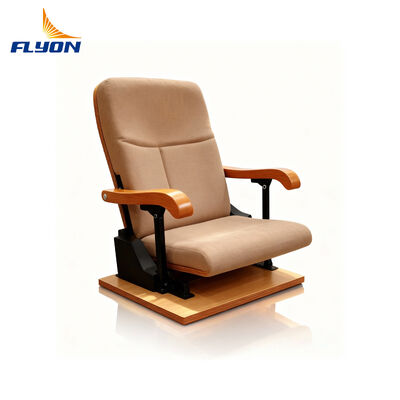 Solução de assentos com poupança de espaço para teatros e auditórios