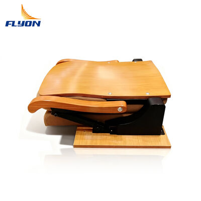 Assentos revestidos com almofadas suaves e retráteis para salas de conferências e eventos