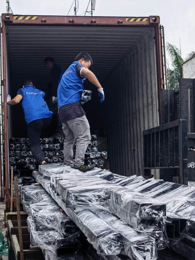 Auditório personalizável durável Assentos de cinema modernos com painéis de corredor 2